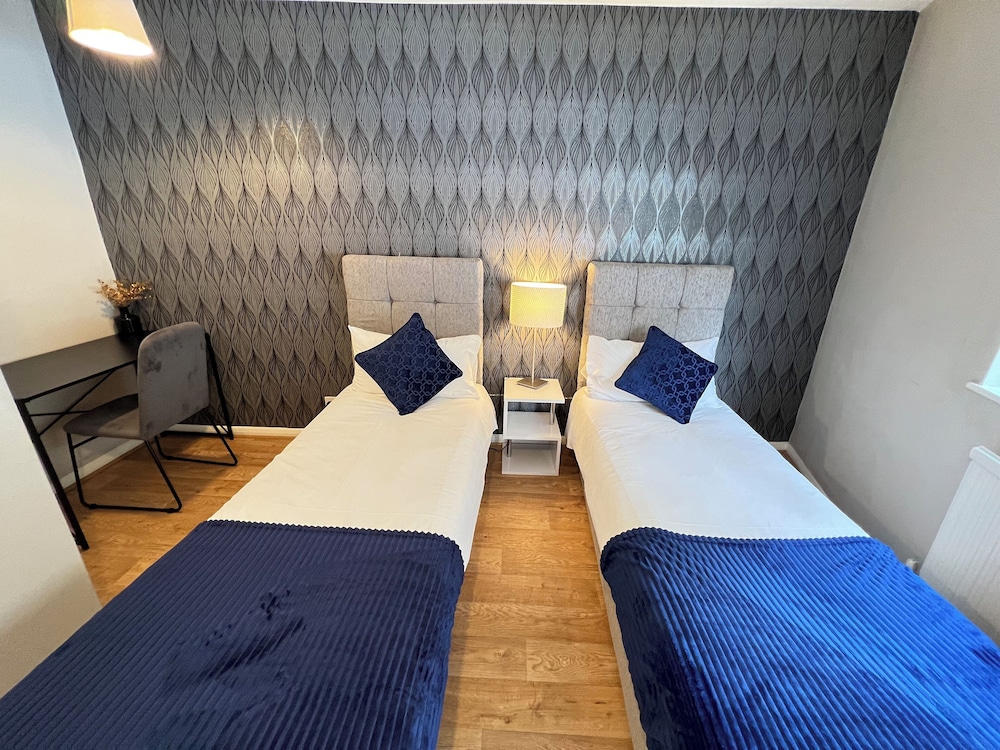 Kensington Private House- Walk to stores and tube-PRIVATE entrance- In Central London