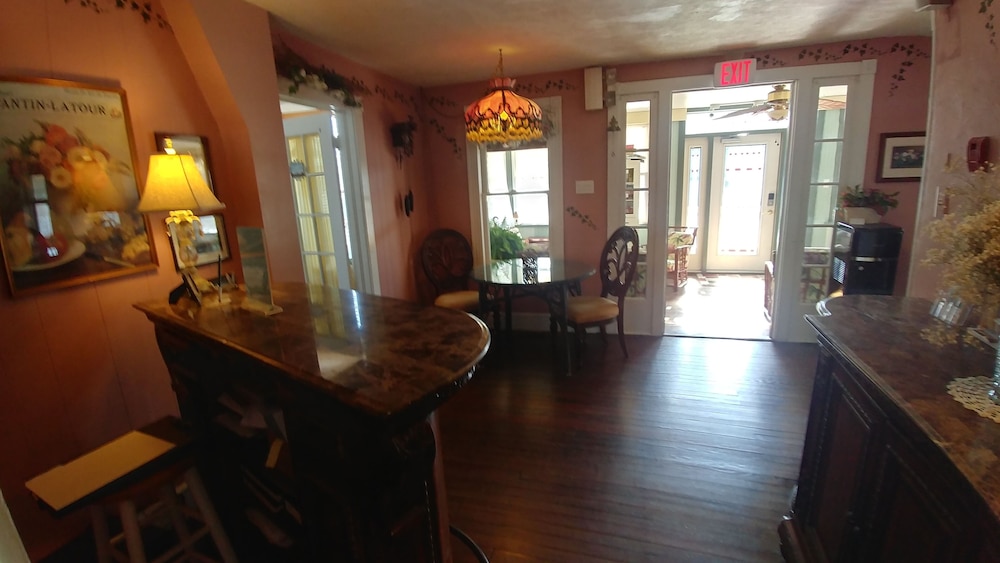 Island Guest House B&B