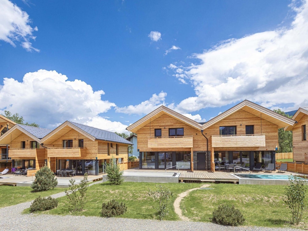Pleasant Holiday Home With Pool