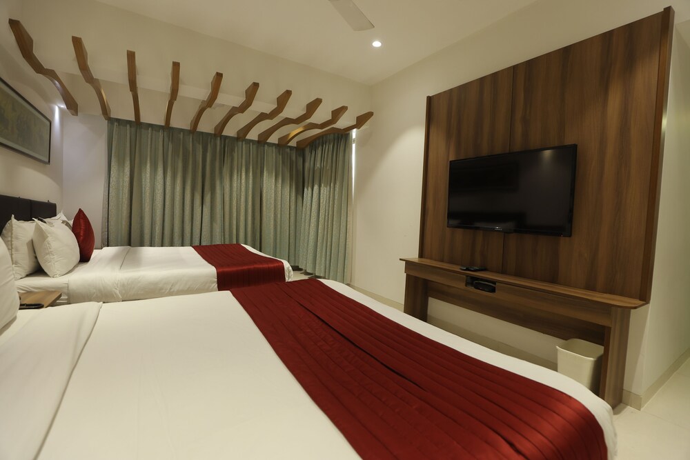 Hotel Shreeji Vatika-Airport Road