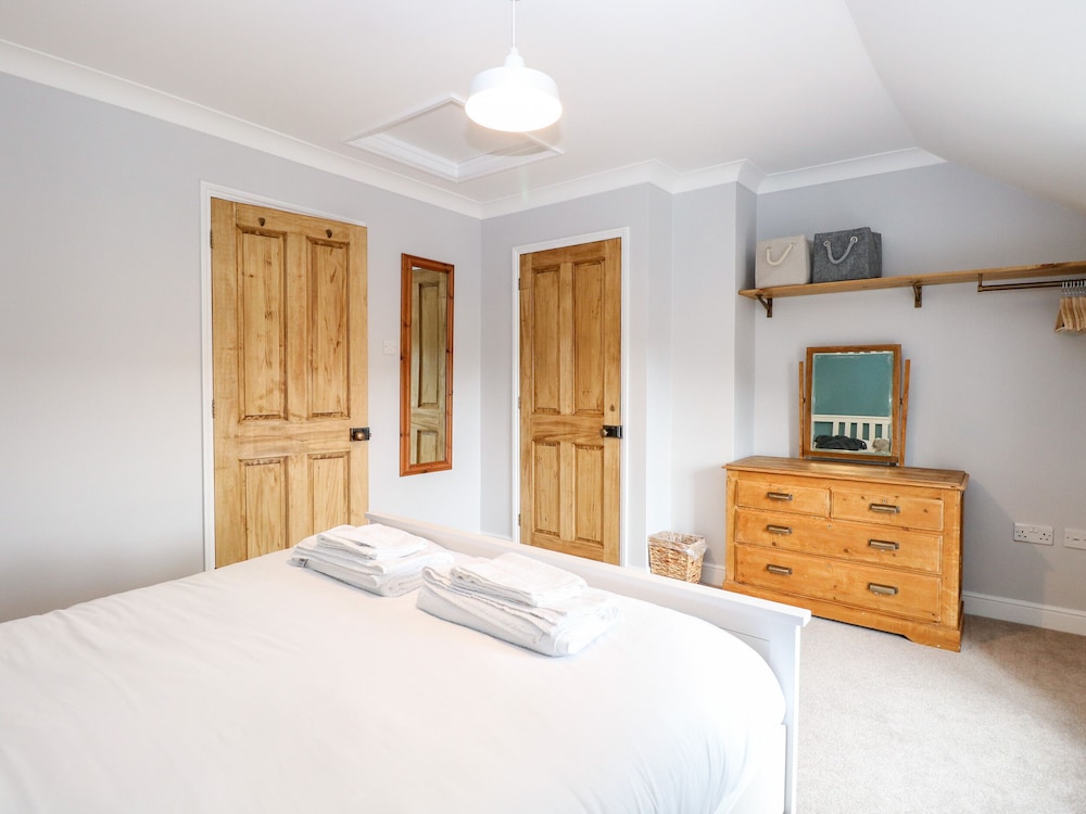 3 The Cottages