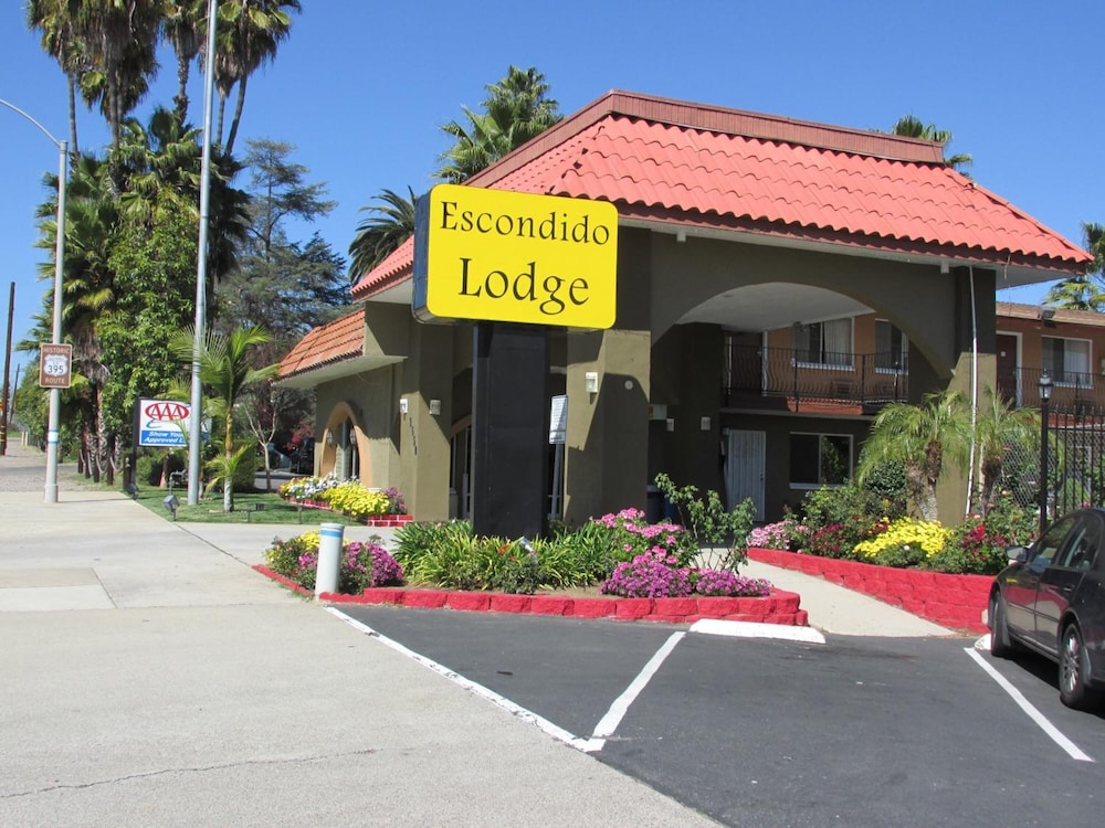 Escondido Lodge - Property Image 4