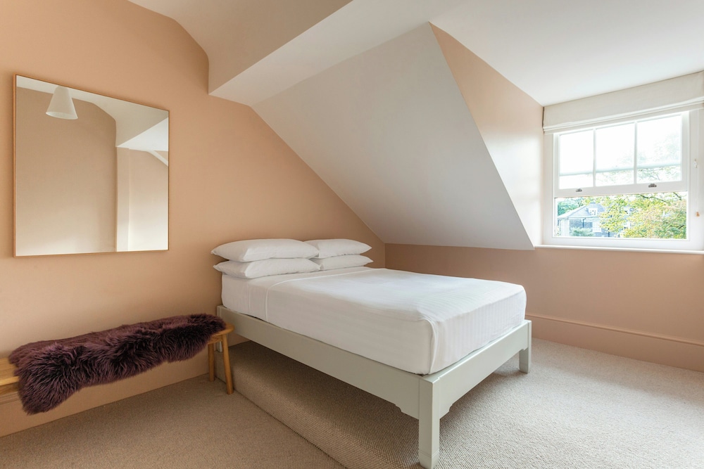 Canonbury Park North II by Onefinestay