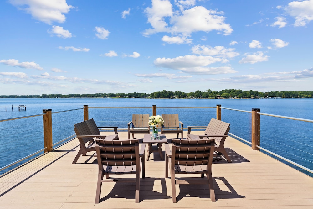 Lakefront Living W/optional Boat Rental