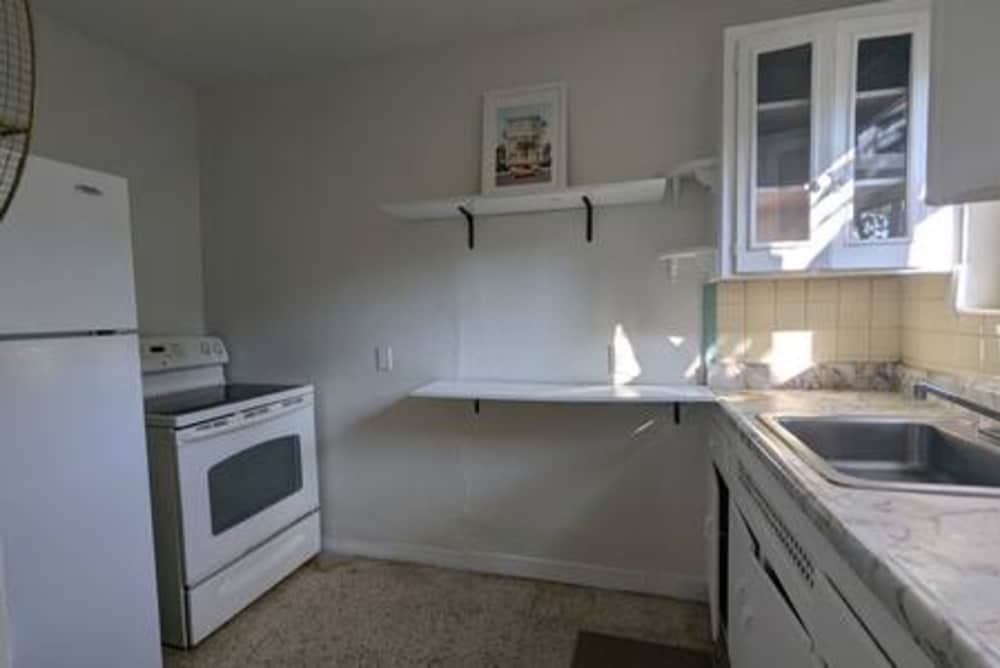 437 NE 107th Pool Hot Tub Patio 5 Bedrooms 3 Baths Parking