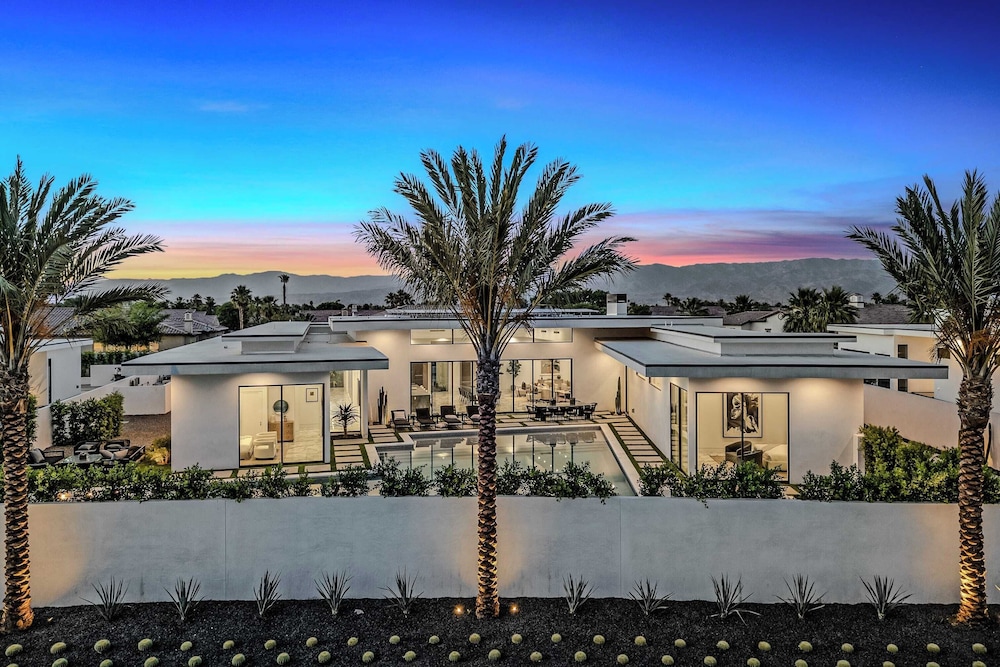 Sleeps 54 3 Luxury Villas w/ Pool + Spa, Pickleball Bravo by Avantstay