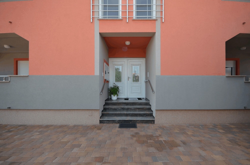 Photo 46