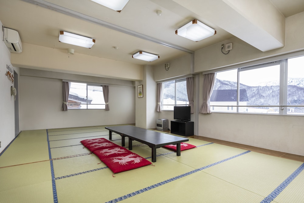HOTEL ALPHASTAR iwappara