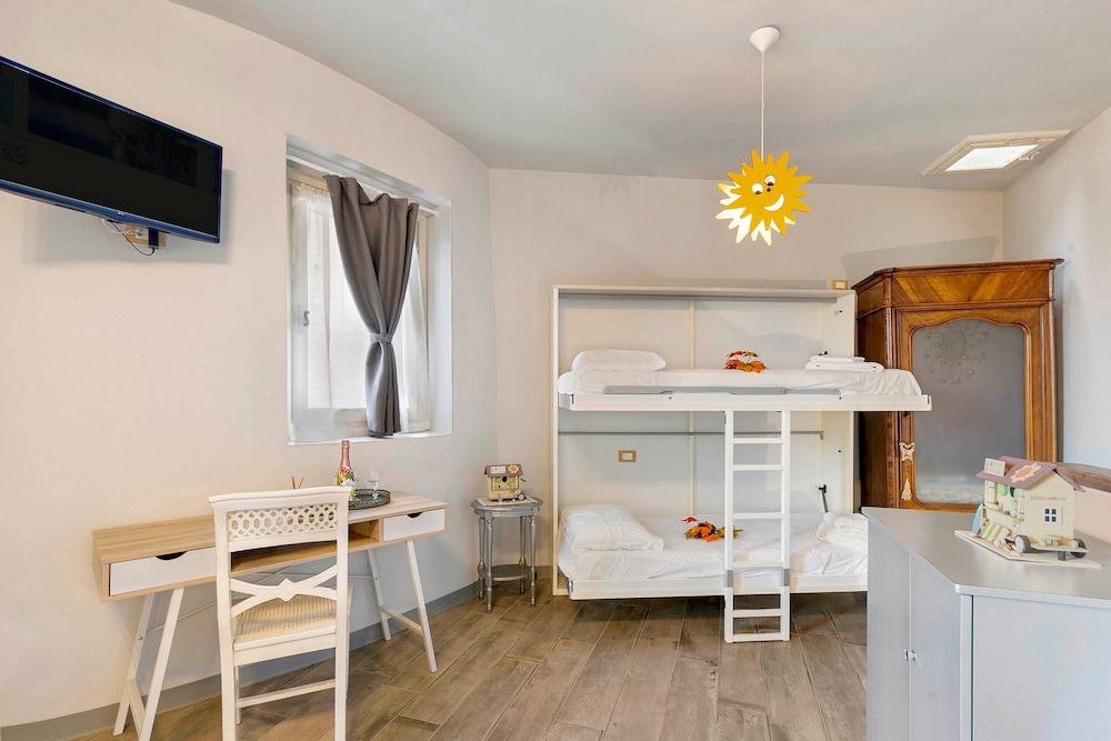 Sole Priscilla House- Terrace & parking