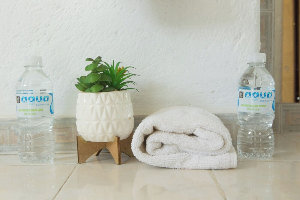 Apt. with Jacuzzi Ixt. Zihuatanejo 3 BR