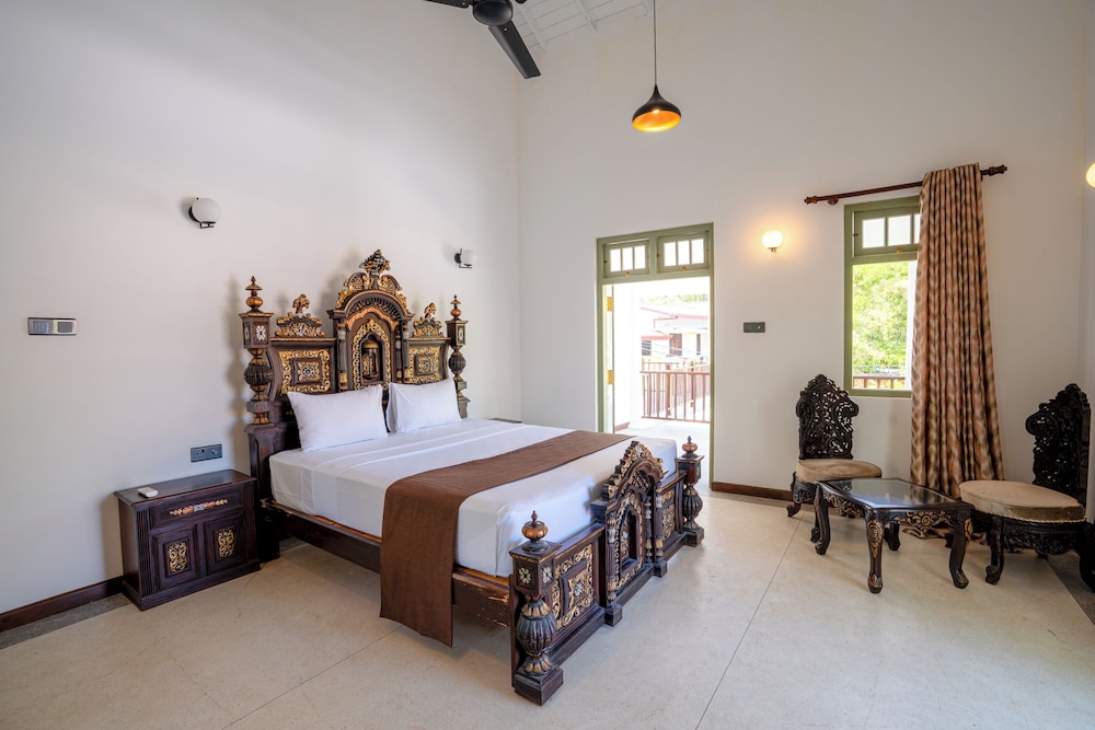 Amara Chairmans Bungalow