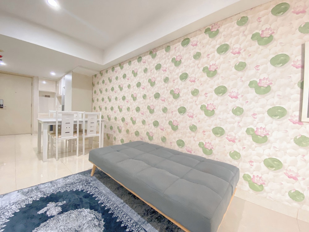 Compact and Nice Combined Unit 1BR Apartment at Warhol (W/R) Residence