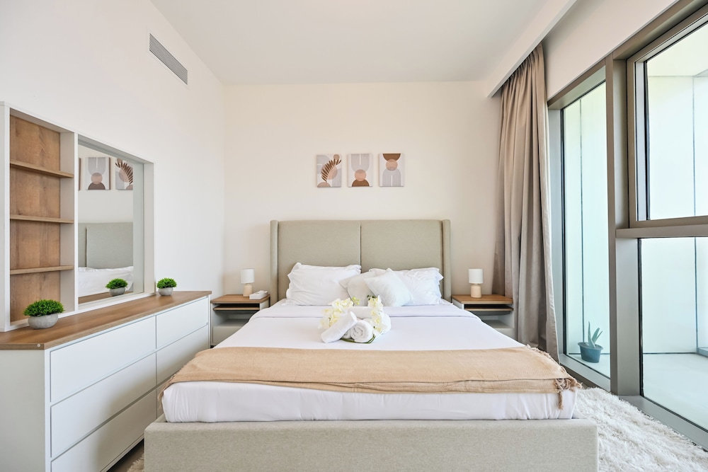 Burj Khalifa View - 2 BR - PS5 - Pool