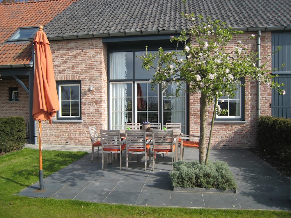 Rural Holiday Home With Outdoor Pool & Sauna view 3