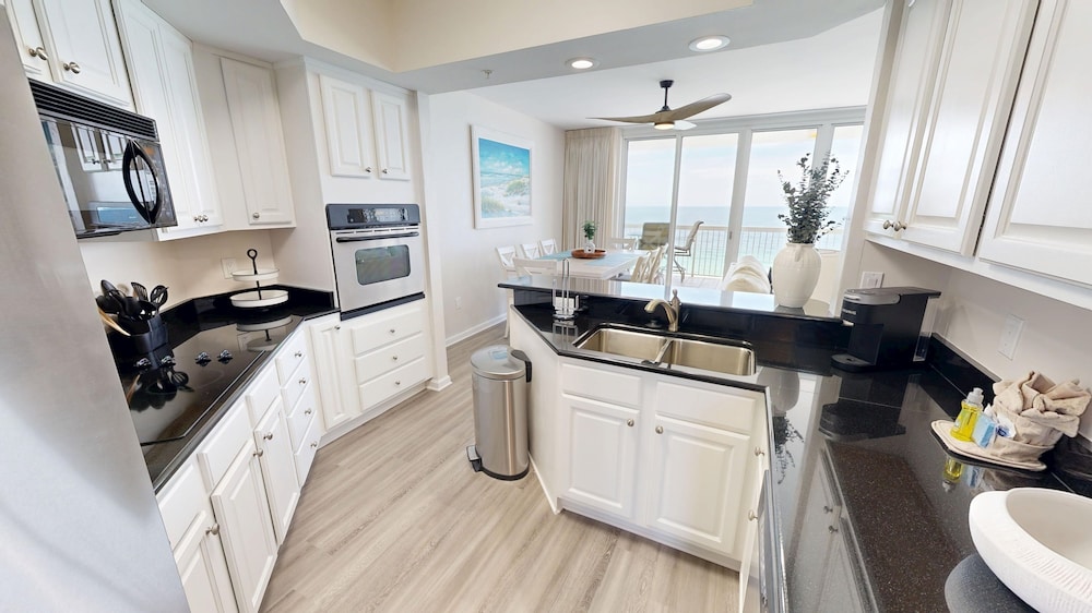 Silver Beach 1104w 3 Bedroom Condo