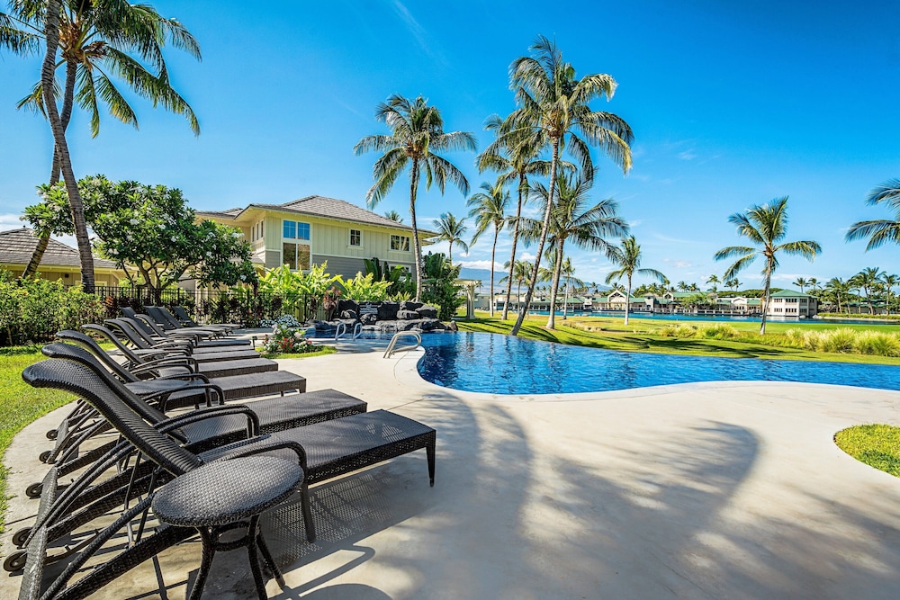 Concierge Included - Walk to Restaurants & Shopping - AC - Infinity Pool! -vrkcv
