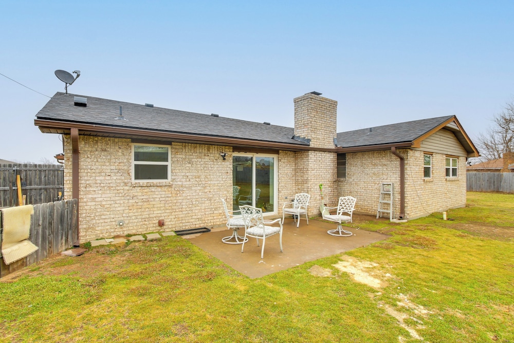 5 Mi to Museum of the Great Plains: Home w/ Patio