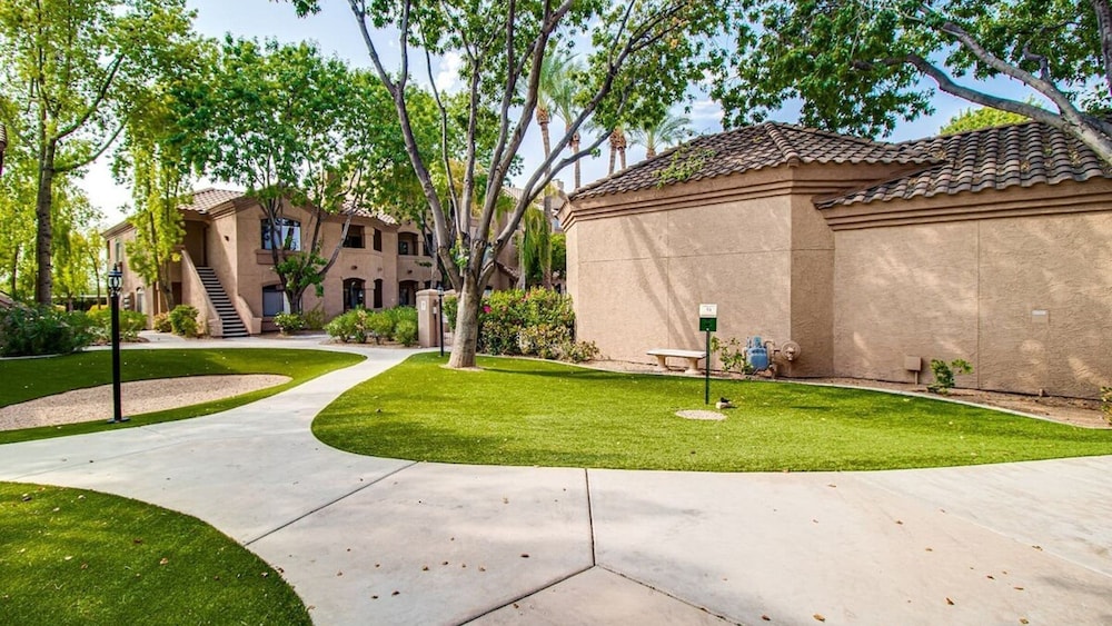 New Listing! Remodeled Condo in North Scottsdale!