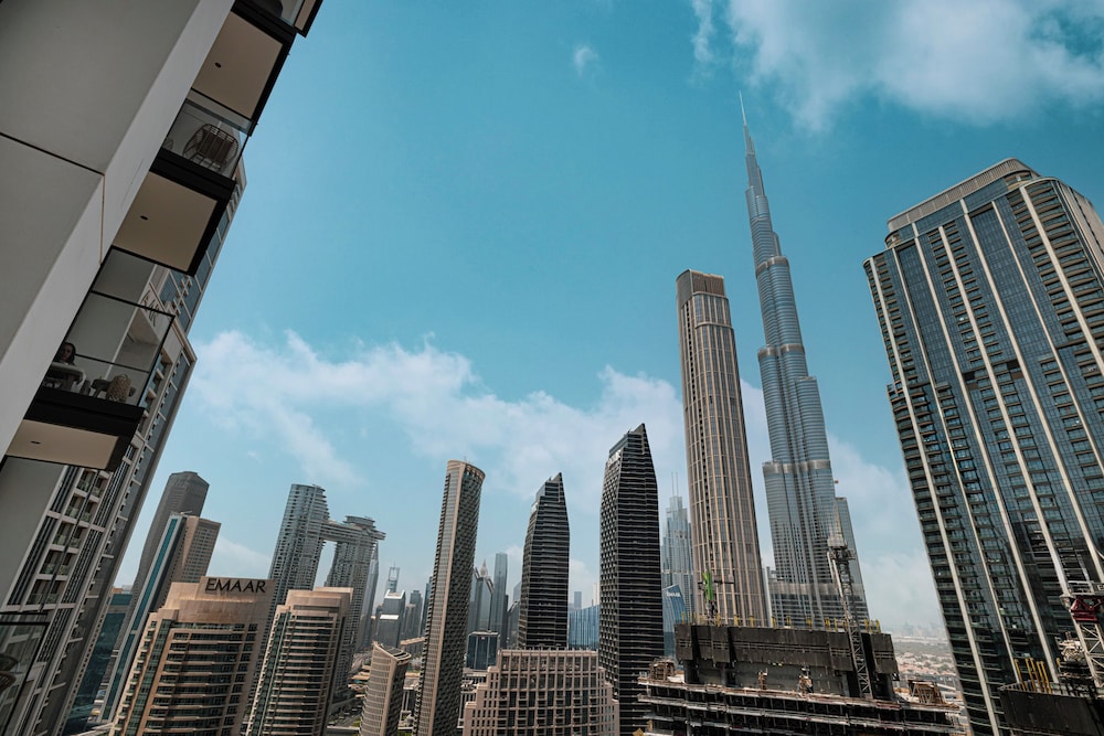 Burj Crown Lux Apartment by Dubai Mall