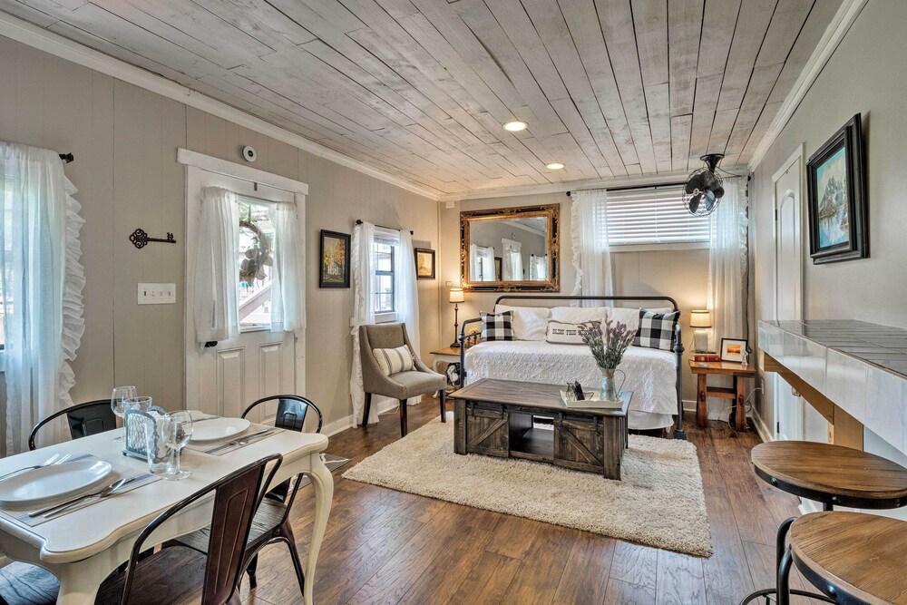 Charming Lake Travis Cottage 20mi to Dtwn Austin - Property Image 22