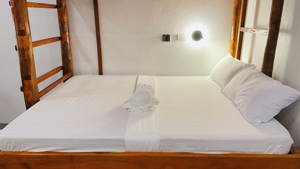 Footprints Beach Resort 14
