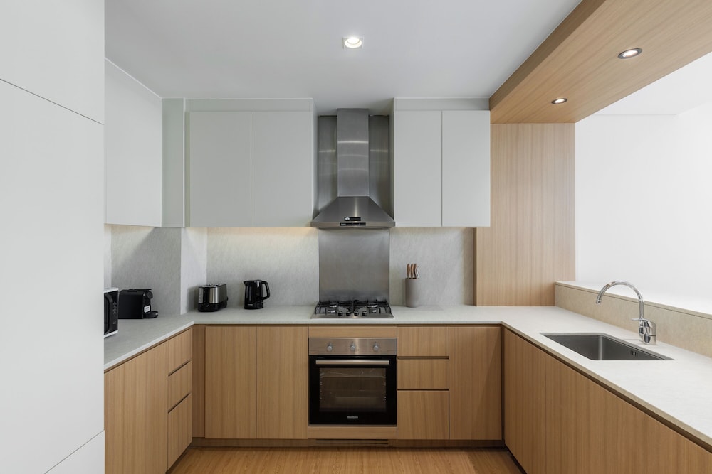 Maison Privee - Chic Downtown Living w/ Dubai Cityscape Views