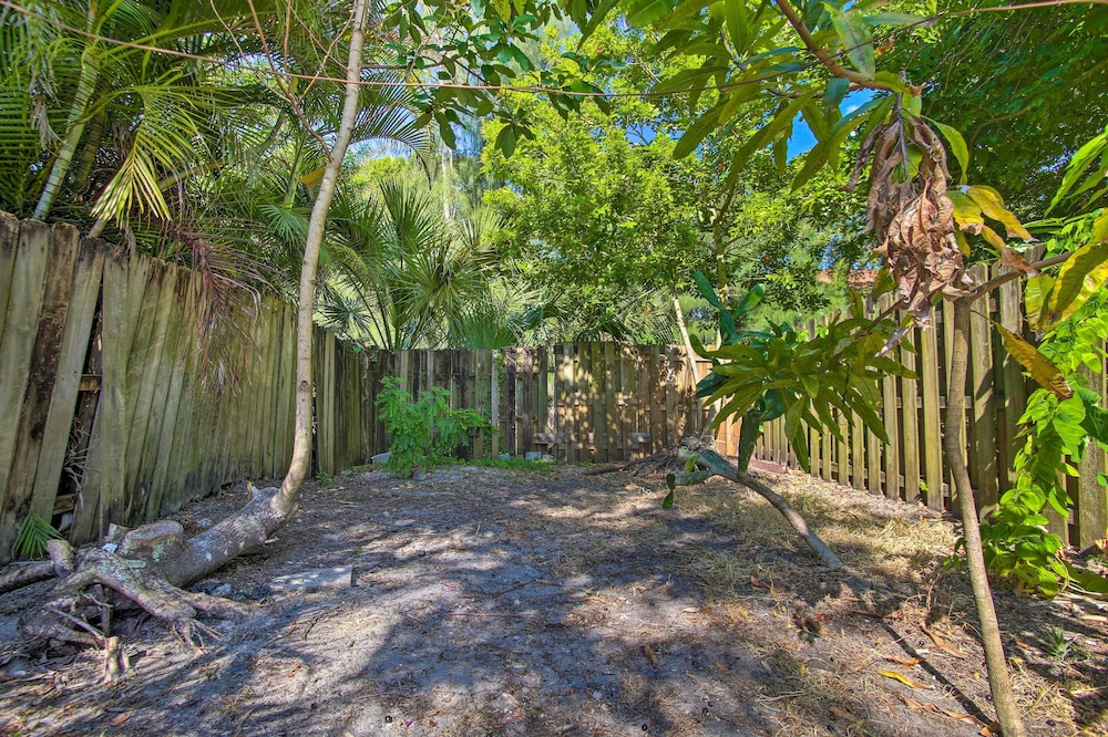Waterfront Lauderhill Villa - Remote Escape! - Property Image 5