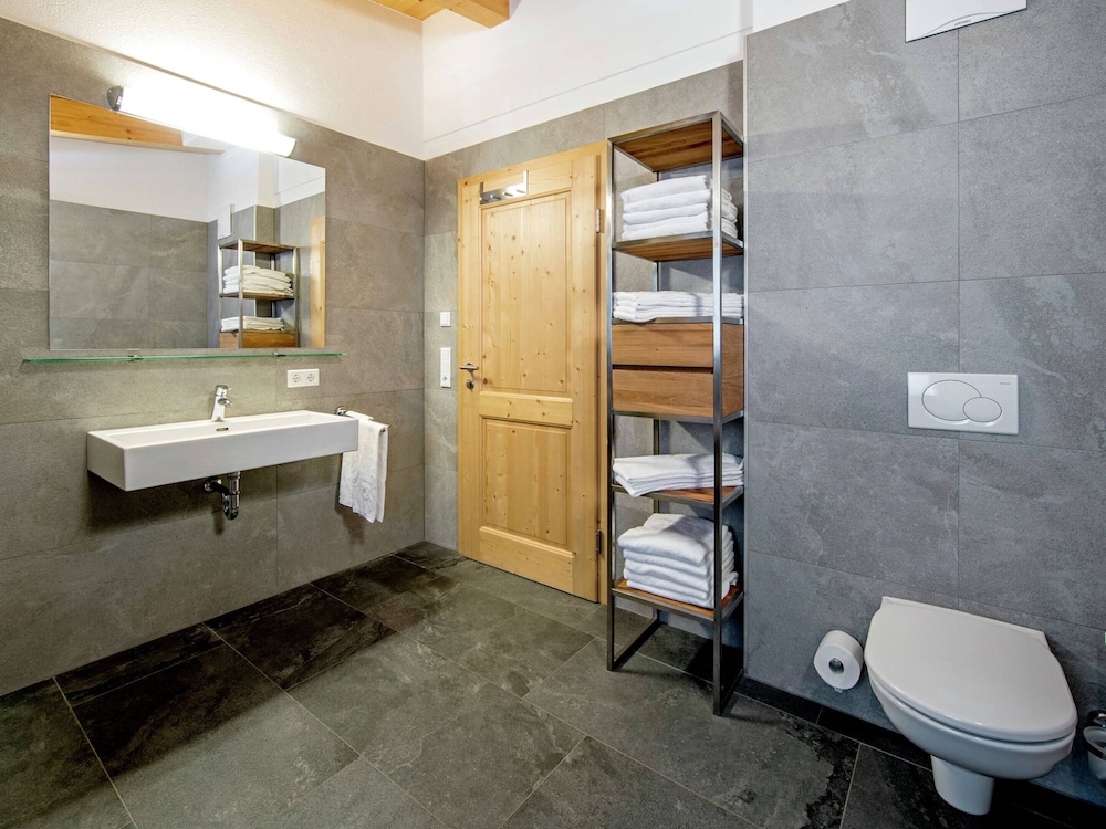 Luxurious Apartment With Sauna, Garage, Roof Terrace