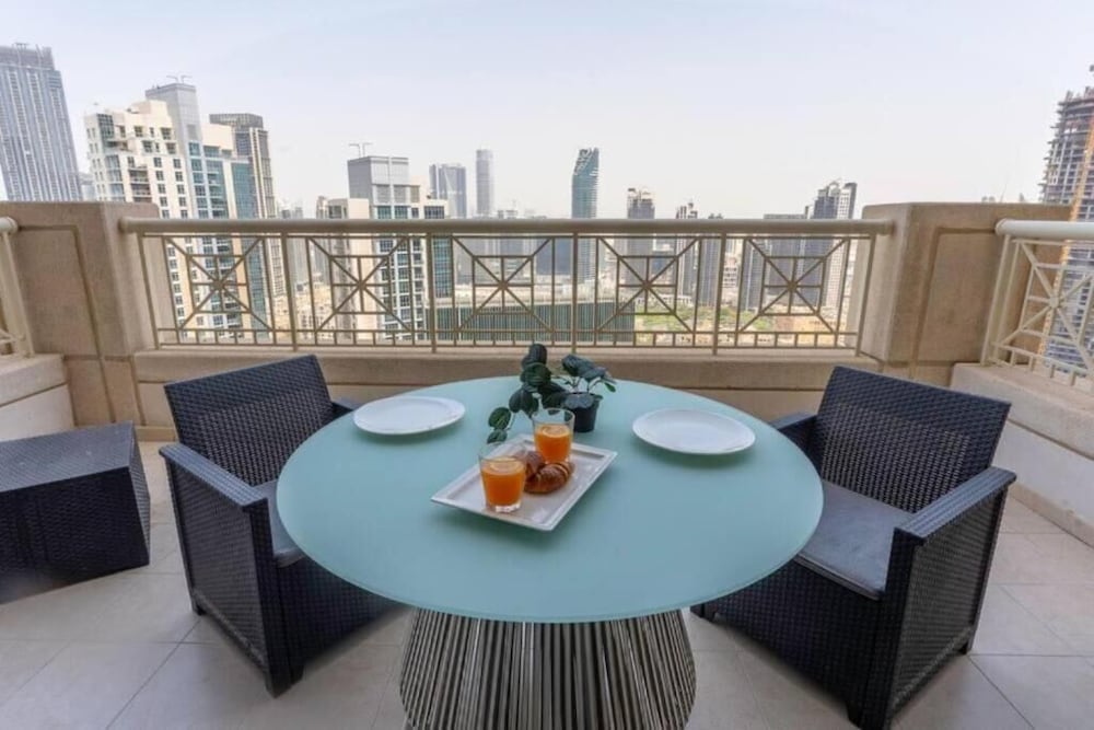 BellaVista-1BR Huge Terrace  29Boulevard