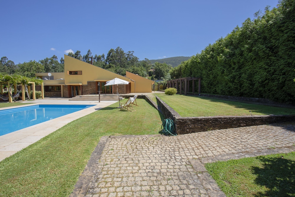 Liiiving  Caminha Countryside Pool House