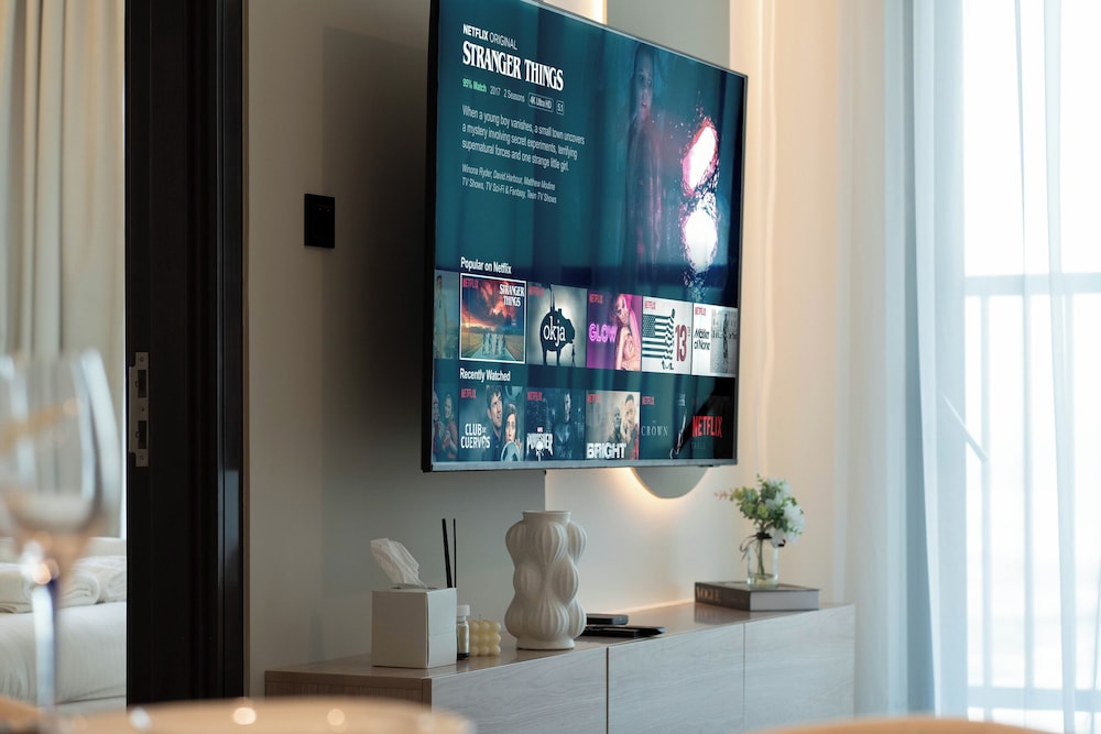 Chic 1BR Apartment - The Crest Dubai