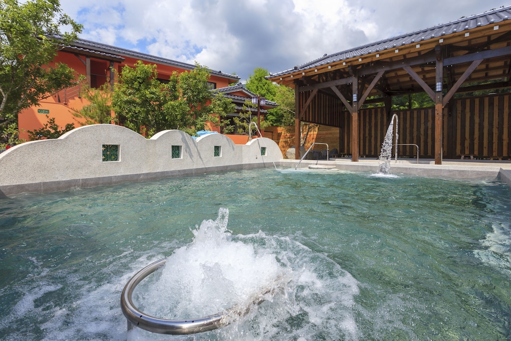 Huaman hot villa