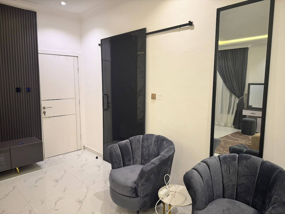 Serene Oasis in Lagos - Private Pool & Relaxing Ambiance