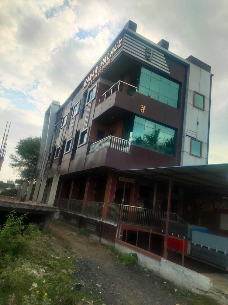 Manan Palace