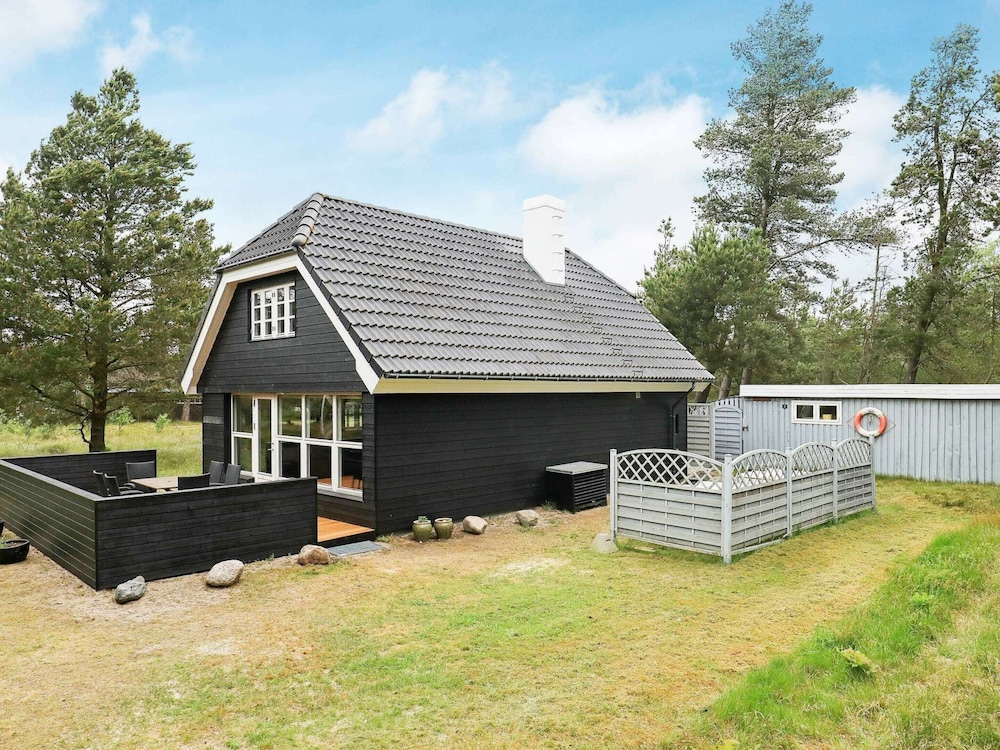 6 Person Holiday Home in Oksbol