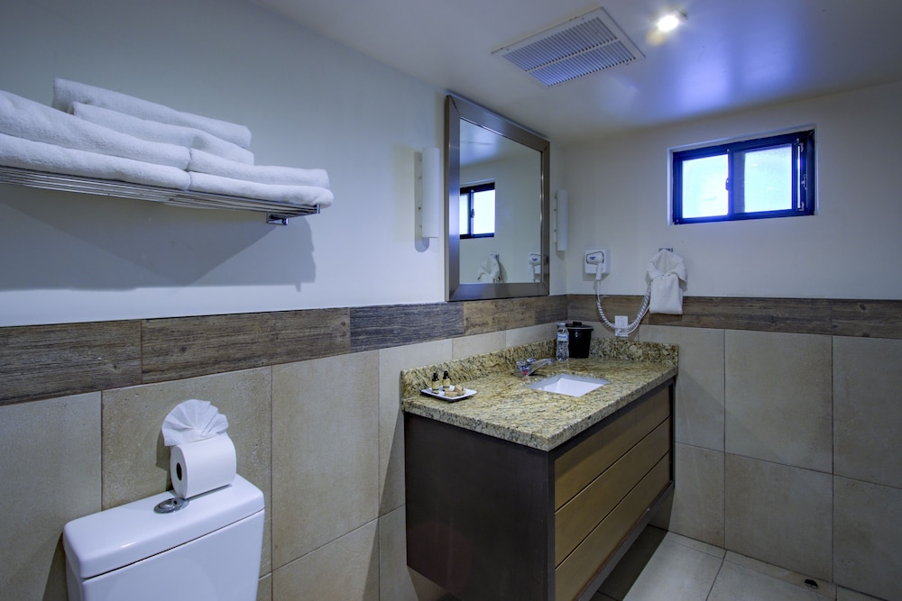 Ensenada Vacations - Hotel La Pinta - Property Image 13