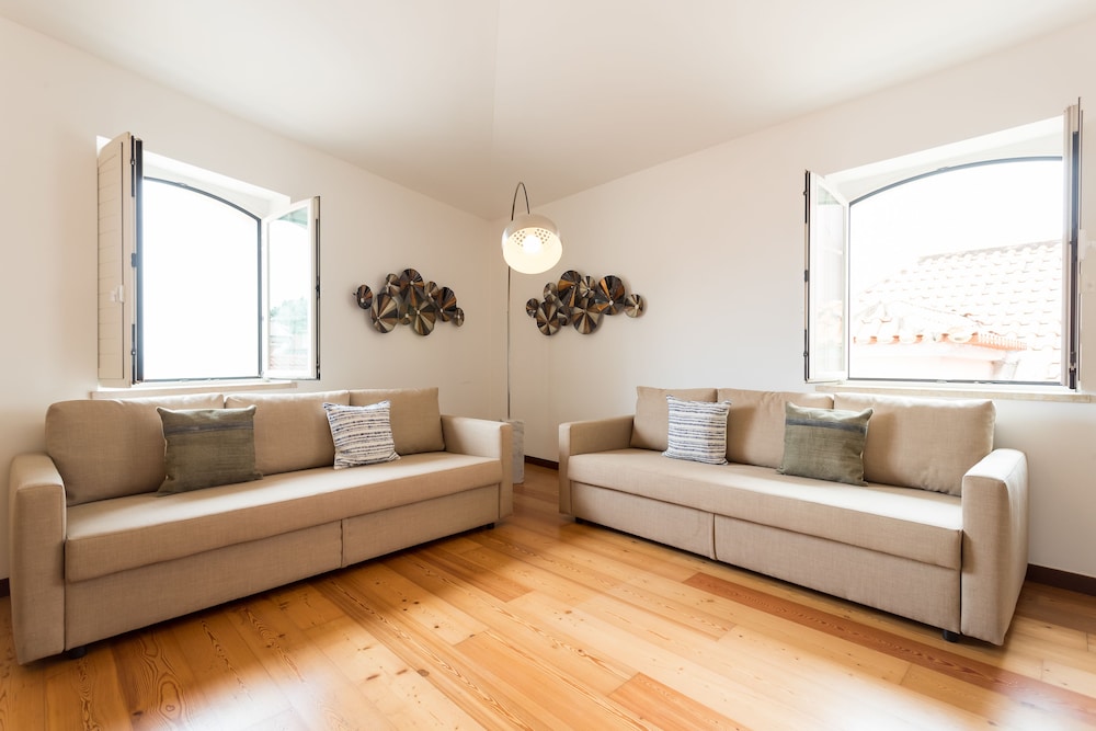 Alfama Modern Two-Bedroom Apartment w/ River View and Parking - by LU Holidays
