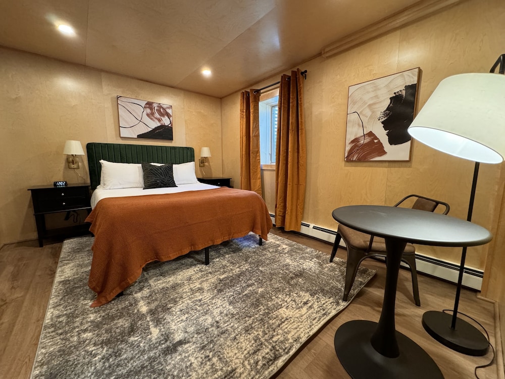 Cascade Lodge