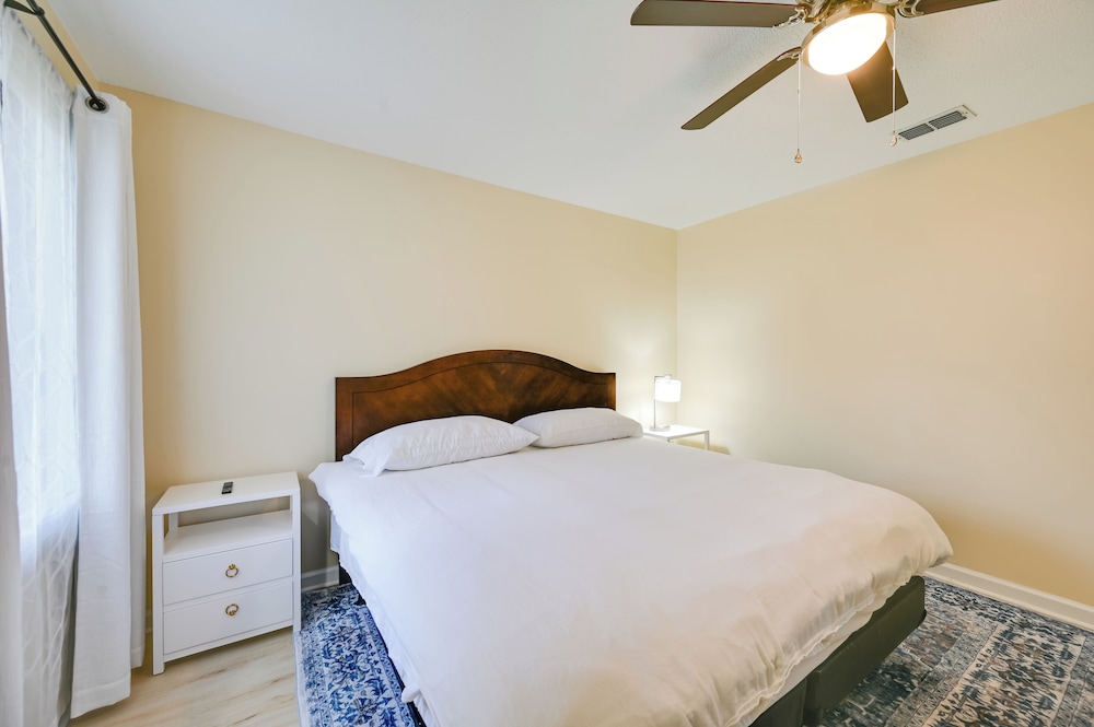 Greenville Getaway: Close to Campus + Stadium!
