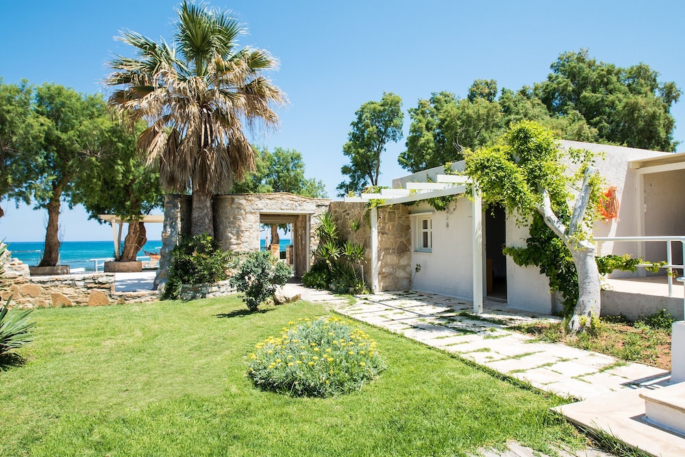 Almirikia Villa