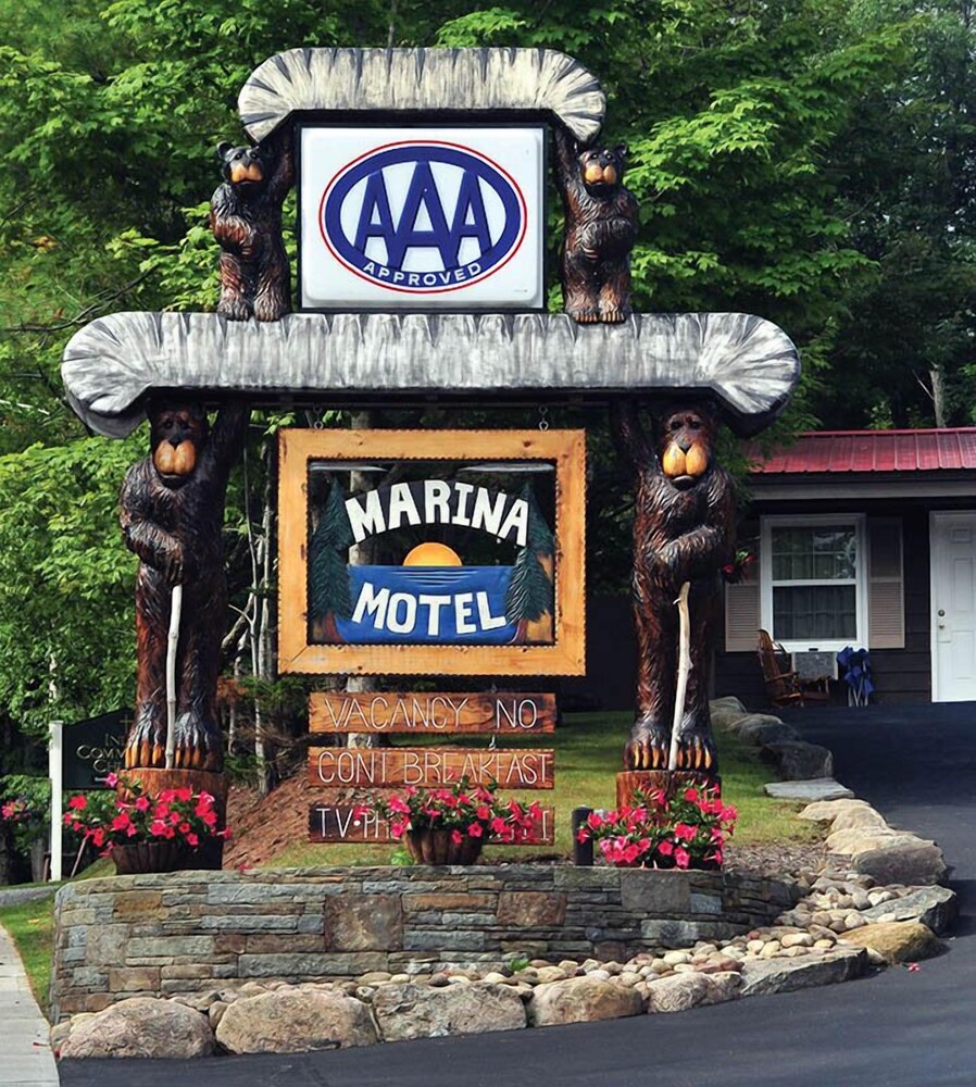 Marina Motel