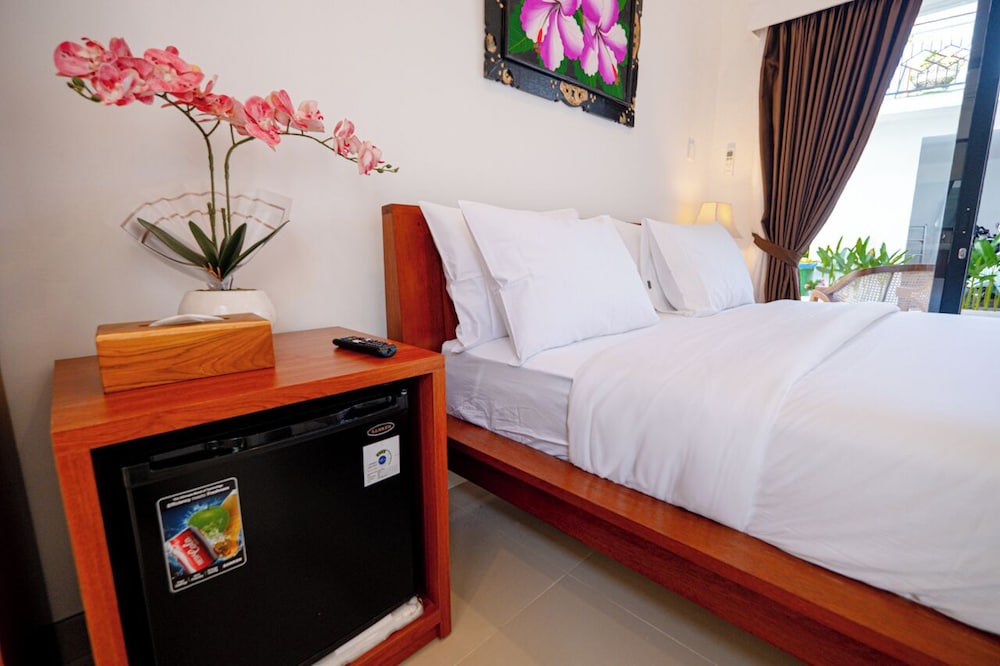 Crystal Flow Guest House & Apartment Canggu