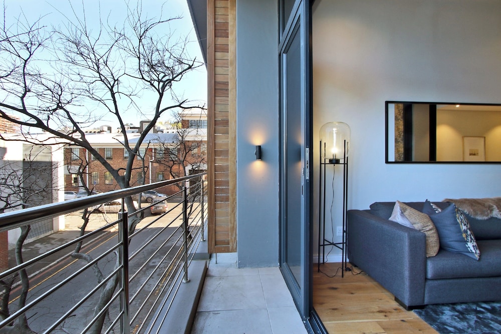 Docklands Deluxe Apartments by ITC Hospitality