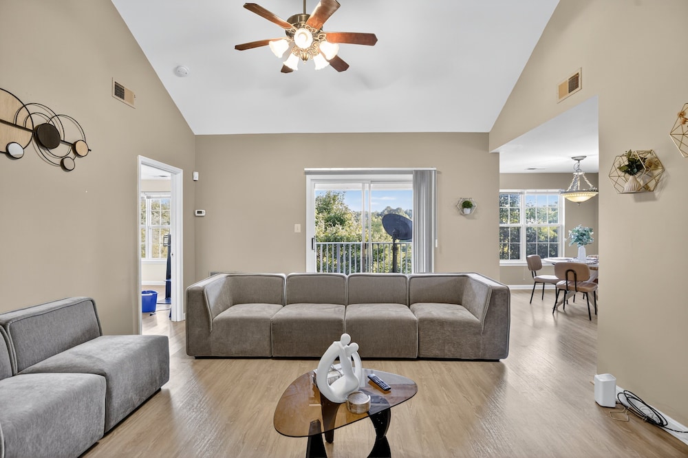 Cozy Pikesville Penthouse With Basketball Arcade 2 Bedroom Condo