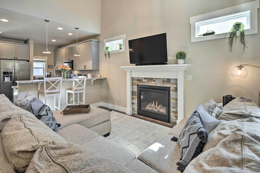 Charming Asheville House w/ Private Hot Tub! view 5