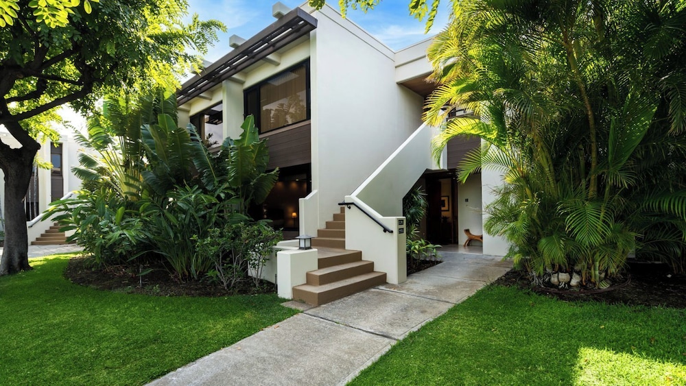 Beautifully Updated - Close to Beach & Pool - Oceanview Lanai - Vrkcv