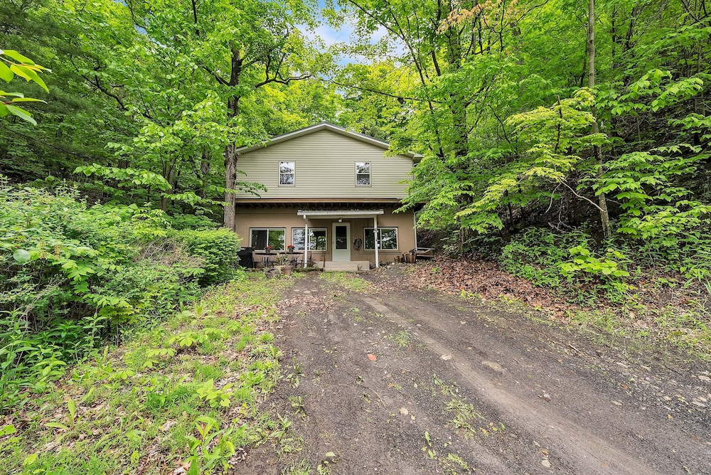 Peaceful Lakefront Getaway On Cayuga Lake 4 Bedroom Cottage