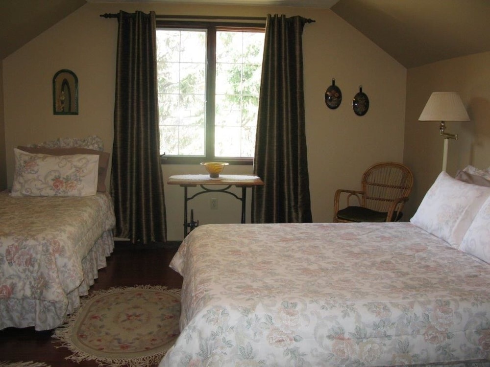 Country Comfort Bed & Breakfast