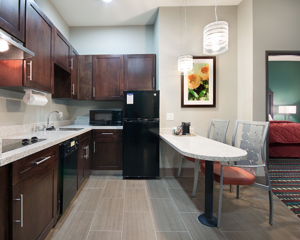 Hobbs Vacations - MainStay Suites - Property Image 2