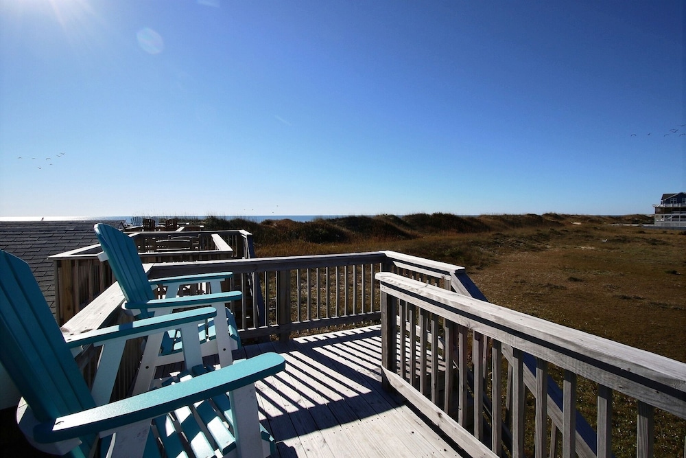 9 Nautical Nine Studio Bedroom Condo by RedAwning
